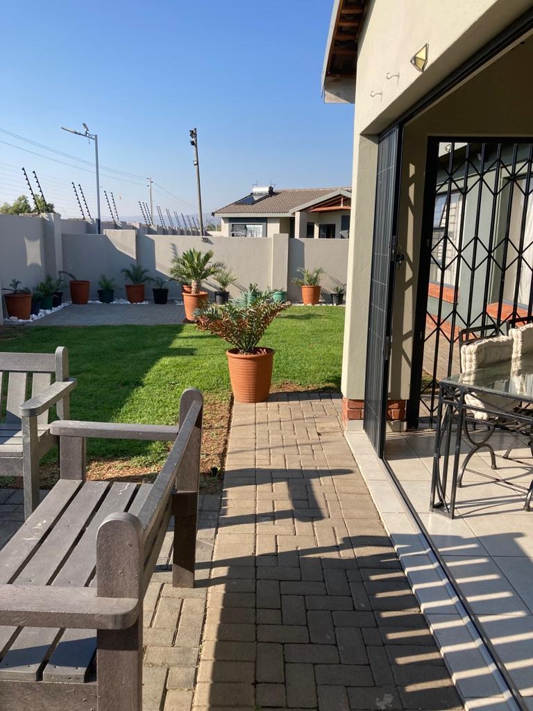 3 Bedroom Property for Sale in Waterkloof East North West